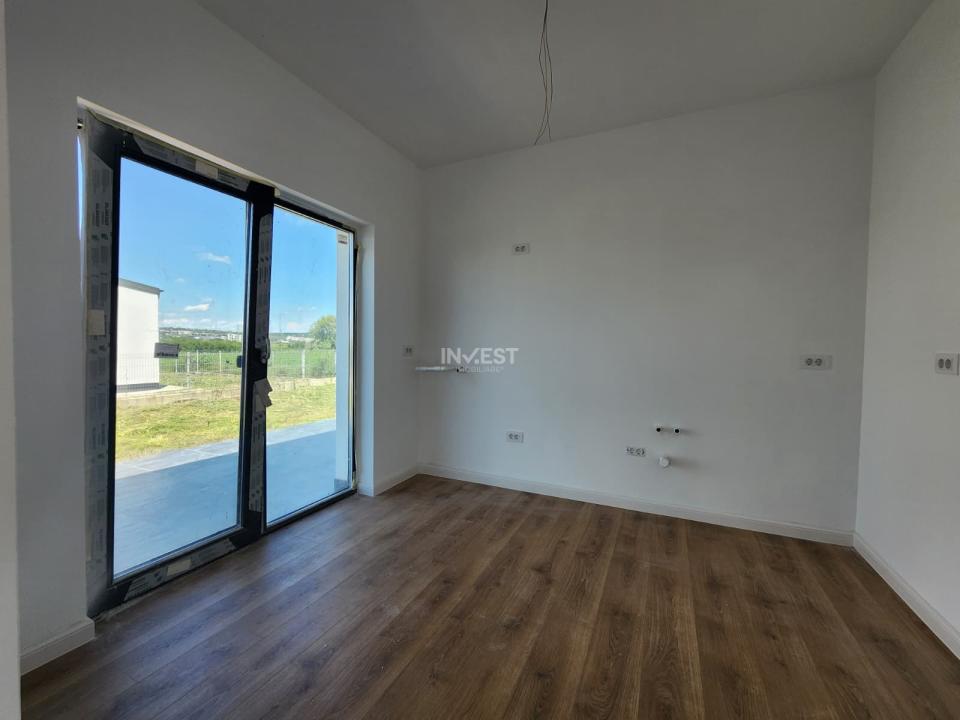 CASA INDIVIDUALA, 4 CAMERE, 2 BAI SI POD, MALL MOLDOVA - 4