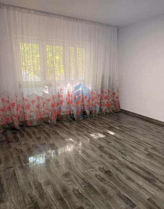 Închiriere Apartament 4 camere în Vitan - fotografie proprietate 6