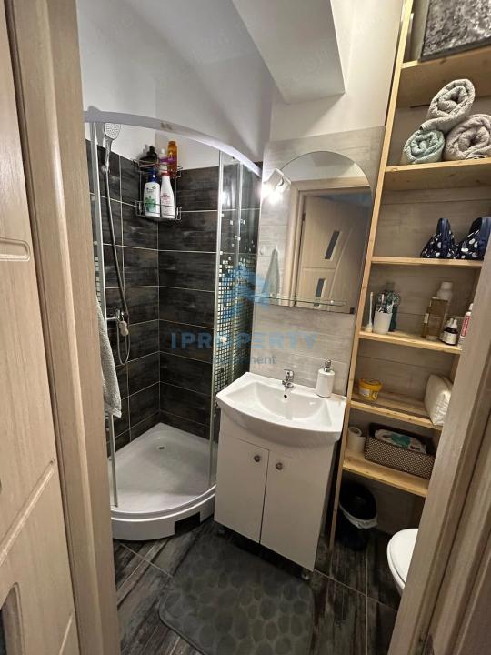 Roșu | 3 Camere | Bloc Nou | Parcare - fotografie proprietate 8
