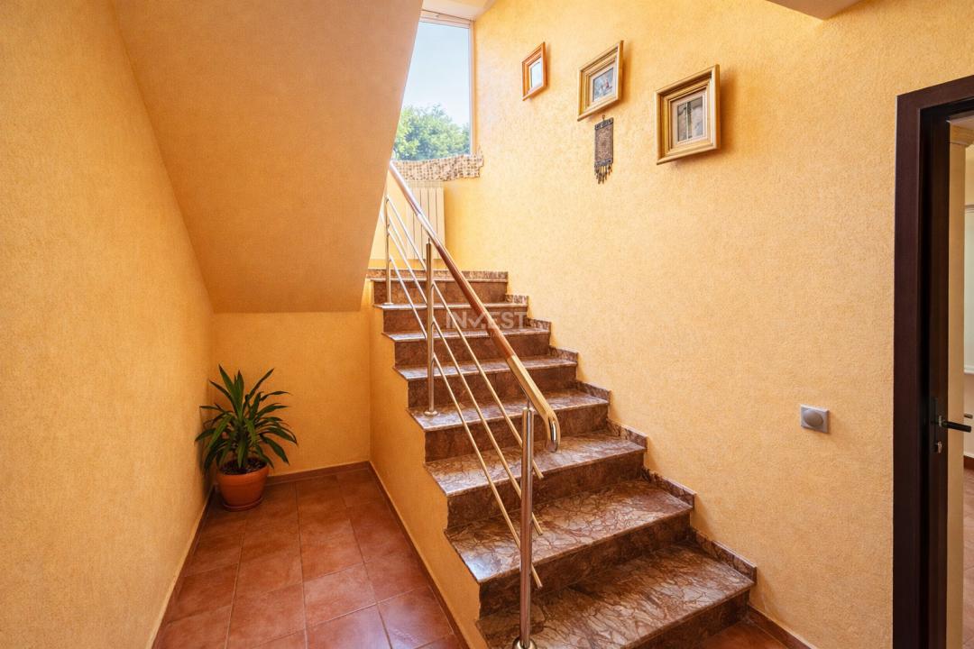 Vilă cu 7 camere și 825 mp teren în cartierul Bucium-Iasi - 33