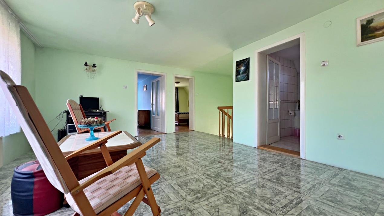 Casă 6 camere D+P+M-217 mp utili, 515 mp curte, Zona  Cartier Kogalniceanu 
