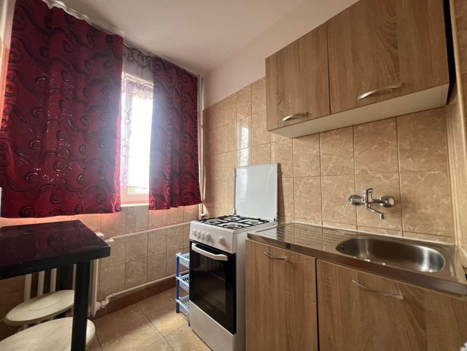 Titan - Costin Georgian / Garsoniera / Balcon tip logie / Metrou / AC