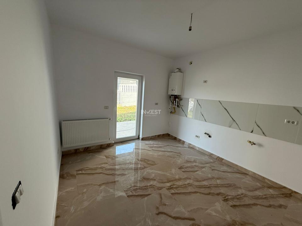 Casă individuală cu 4 camere! Dormitor la parter și 600mp teren! Comision 0% - 12
