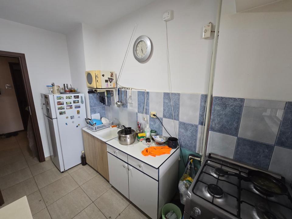 Apartament 3 camere Militari Gorjului Pacii balcon decomandat 77mp