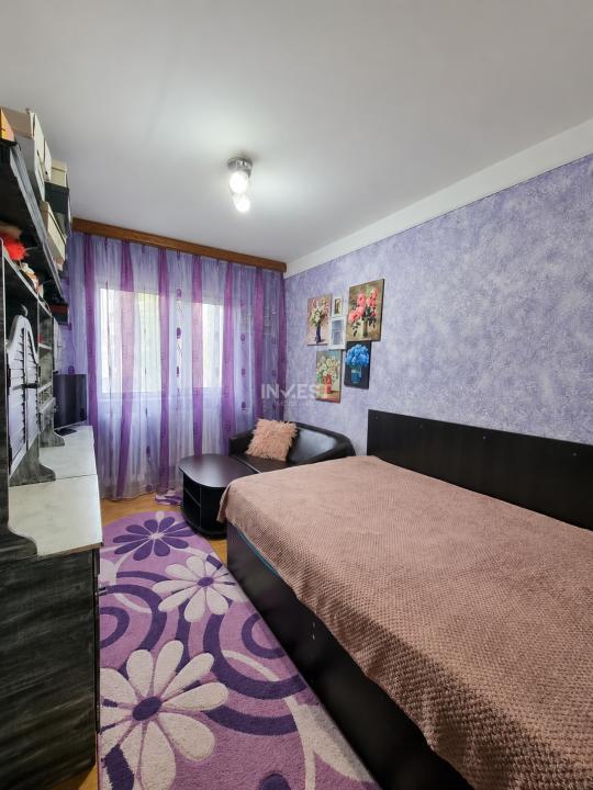 Apartament 3 camere-decomandat-etaj 1 - 2