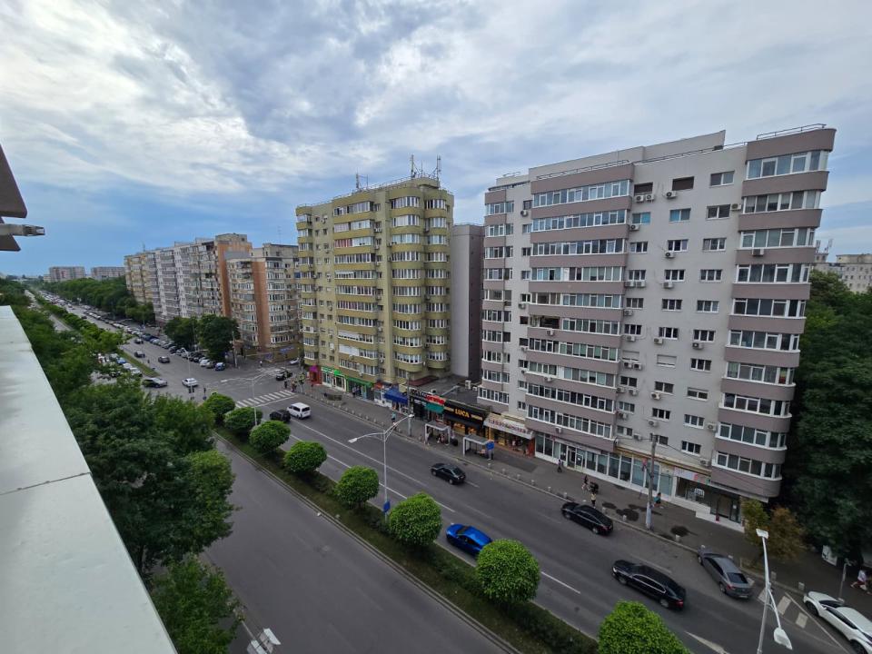 Apartament 3 camere Militari Gorjului Pacii balcon decomandat 77mp