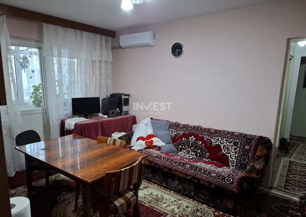 DE VANZARE-APARTAMENT 3 CAMERE-DACIA