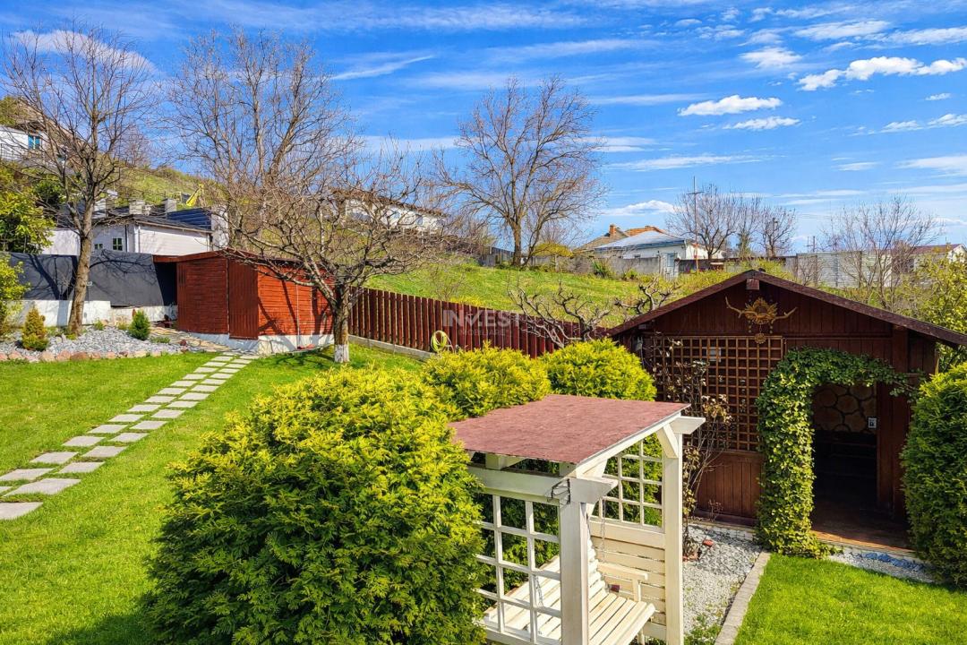 Vilă cu 7 camere și 825 mp teren în cartierul Bucium-Iasi - 3