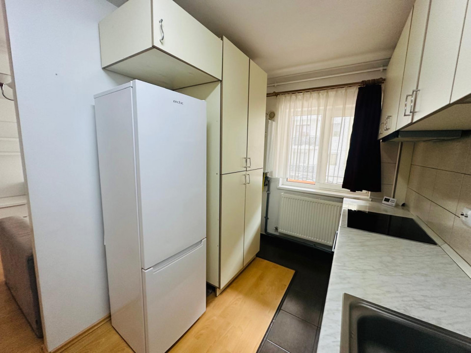Apartament de 2 camere, 62 mp utili, balcon, parcare, Floresti, Zona Stejarului