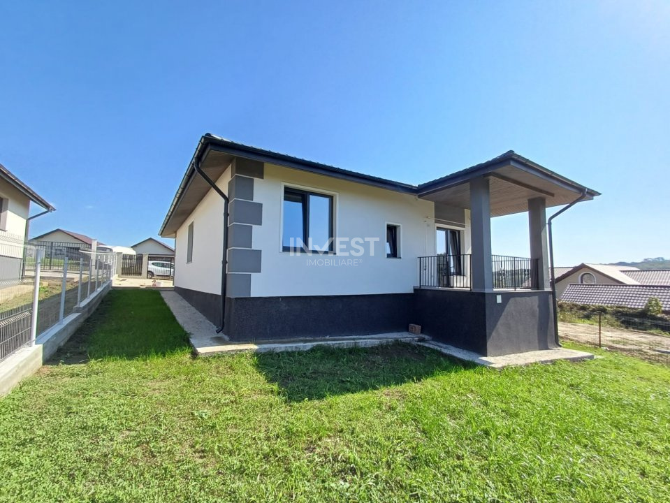 Casă cu 4 camere, 2 băi, beci spațios și 400 mp teren - 2