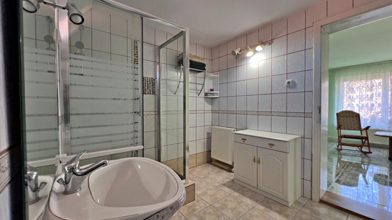 Casă 6 camere D+P+M-217 mp utili, 515 mp curte, Zona  Cartier Kogalniceanu 