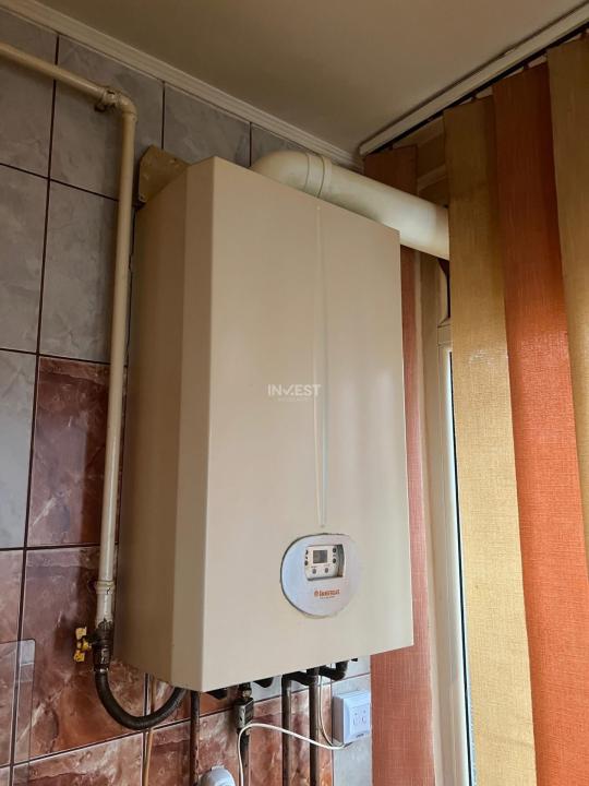 Apartament 2 camere decomandat-Podul de Fier-bloc 1982 - 6