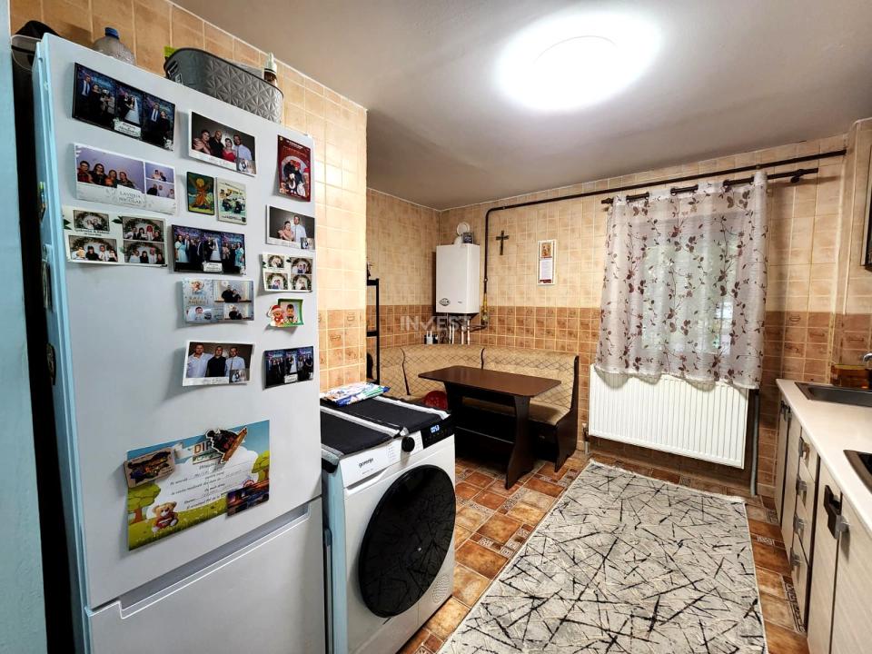 Apartament 2 camere decomandat, parter înalt, Podu Iloaiei – zonă centrală - 9