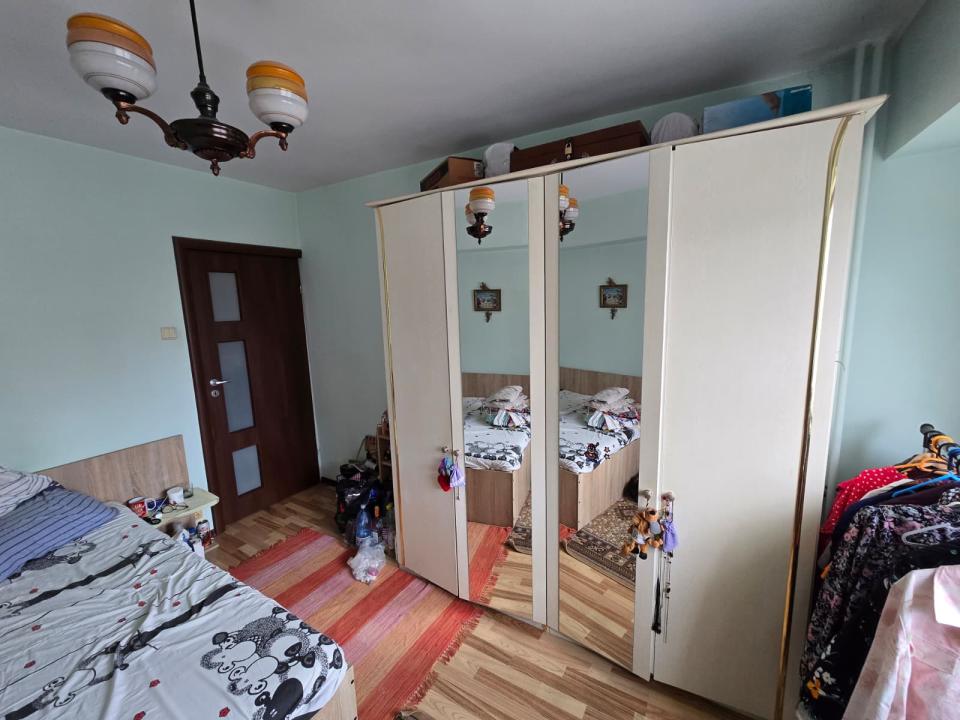 Apartament 3 camere Militari Gorjului Pacii balcon decomandat 77mp
