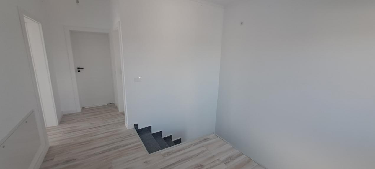 Comision 0%, Miroslava - casa parter + etaj + pod 
