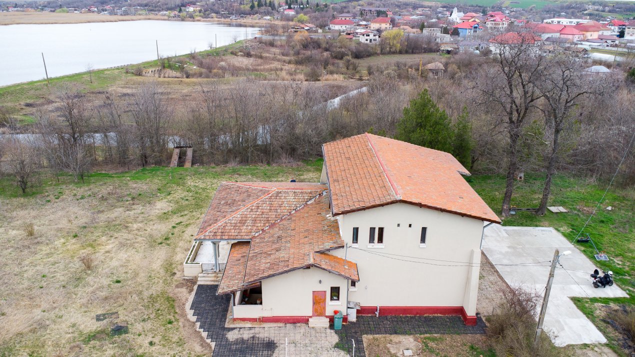 Domeniul si Conacul Furculesti, 30000mp pe malul lacului, ocazie unica
