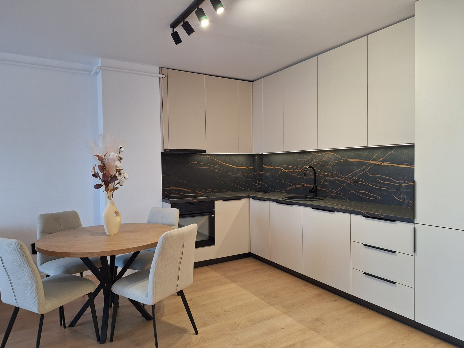 Apartament 2 camere | modern | nelocuit | Eroilor Residence