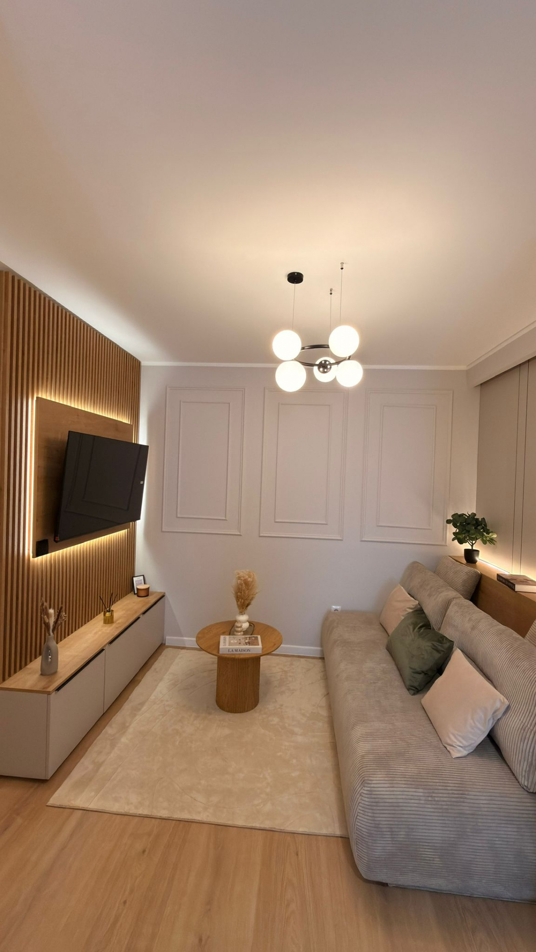 Apartament  3 camere,55 mp+ balcon 10 mp, zona Eroilor