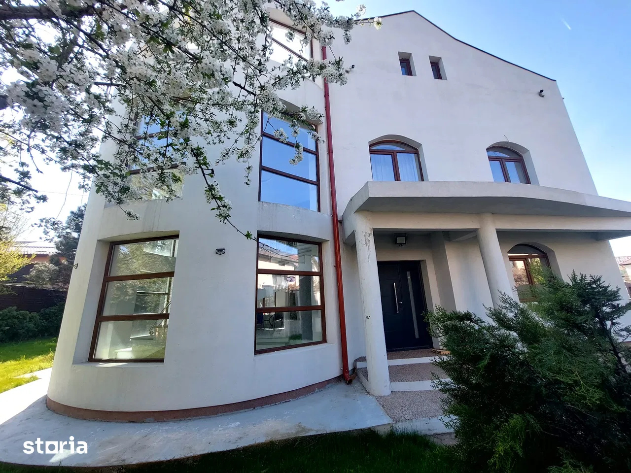 Vilă | arhitectură deosebită | 390mp | teren 719 mp | Prelungirea Ghencea
