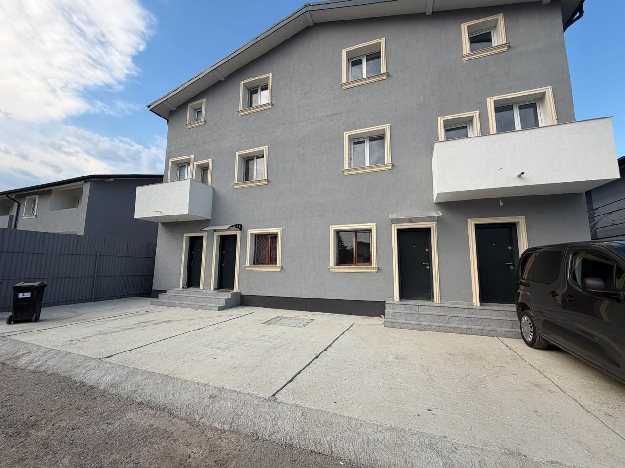 Magurele Oportunitate Rară 6 camere Două Apartamente la Pachet într-o Vilă