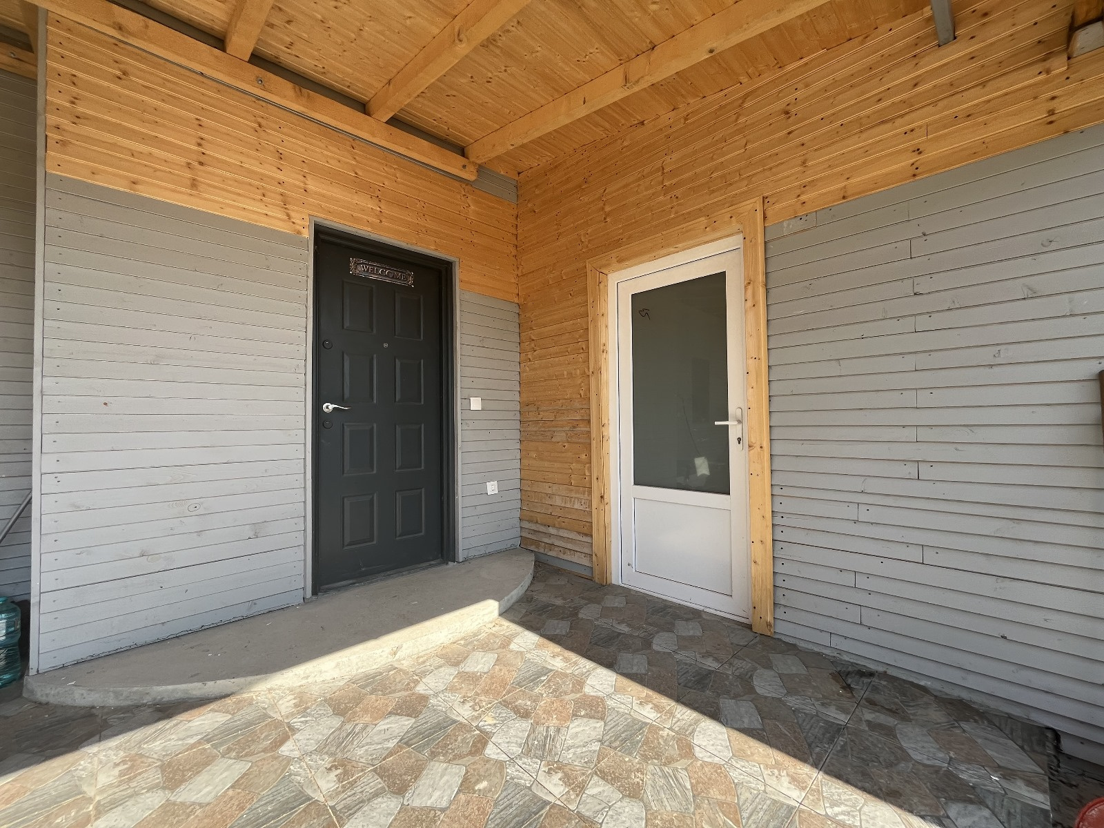 Locuință modernă cu două intrări separate, izolație premium, zonă verde Cuparu